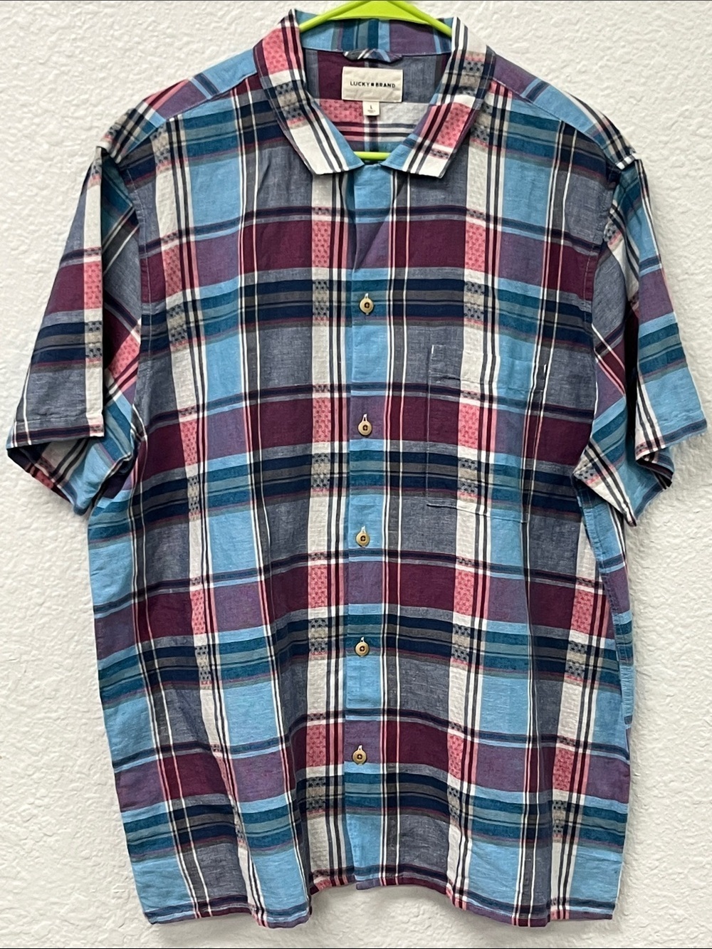 Lucky brand short sleeve button down shirt. Men’s large EUC
#1062